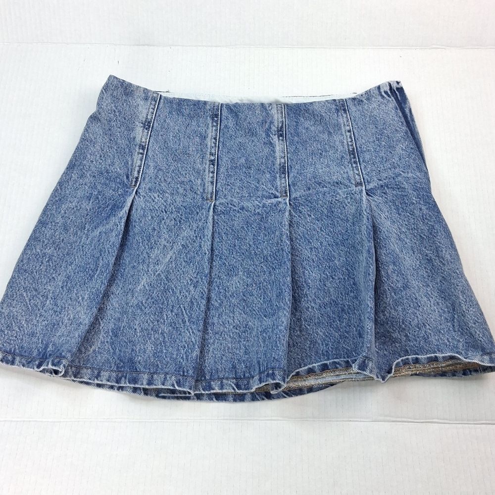 H&M Divided Blue Denim Pleated Mini Jean Skirt